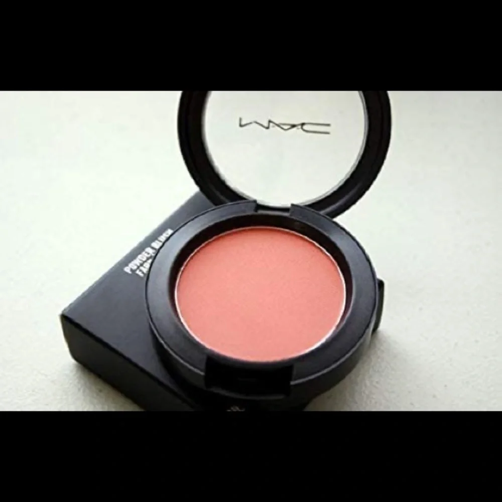 M.A.C. MELBA SOFT CORAL-PEACH Powder Blush!